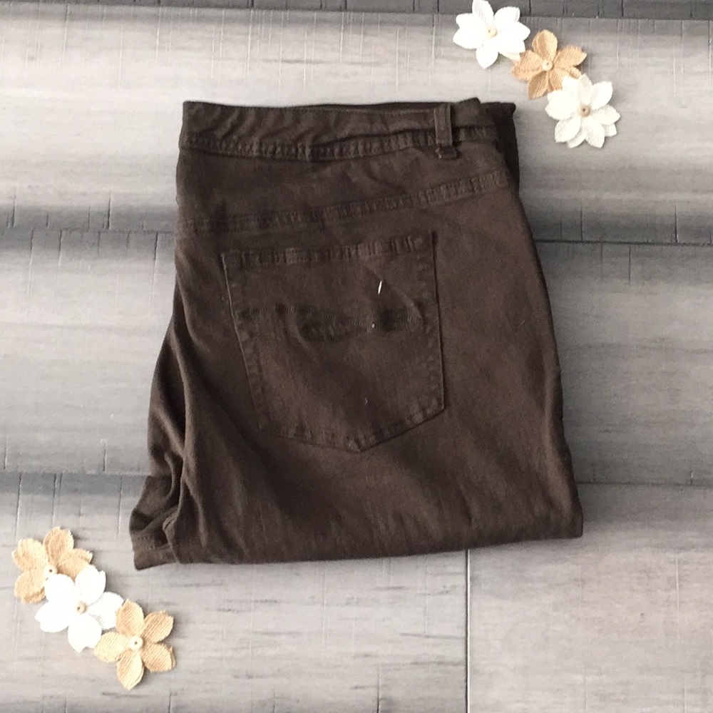 EUC Style & Company Slim Leg Denim - Olive - Picture 1 of 4